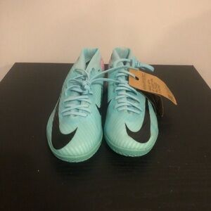 Nike Mercurial Vapor 15 Academy Size 5.5